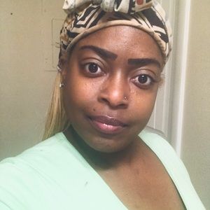 Meet your Posher, Angelece